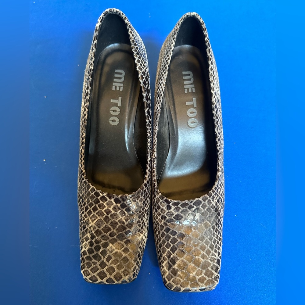Square toe Snake Skin Design heels Size 8M
